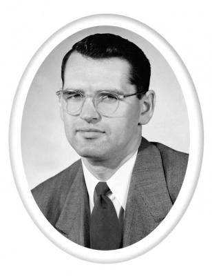 Фотомедальон Ч/б или цветной с надписью и без надписи